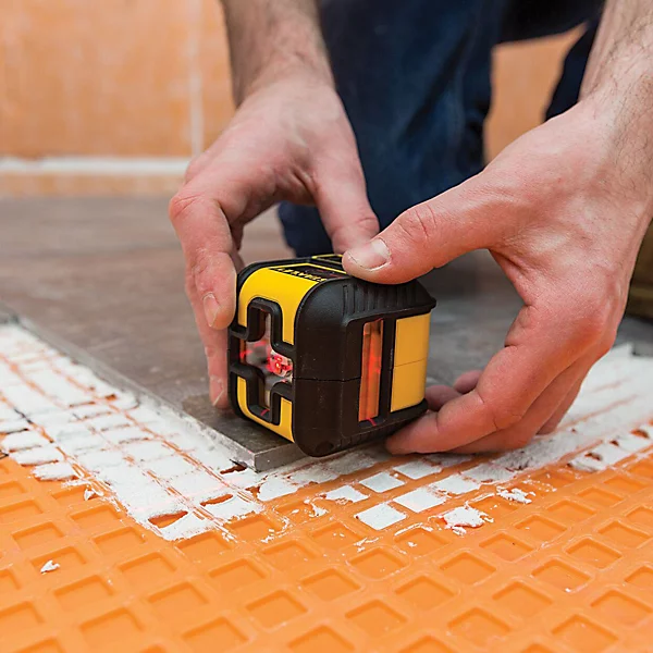 stanley-cross90-12m-red-2-spot-cross-laser-level~3253561775024_03i
