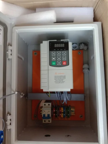 3-hp-solar-pump-controllers-500x500